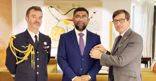 ফ্রান্সের ন্যাশনাল ডিফেন্স মেডেল পেলেন ব্রিগেডিয়ার জেনারেল মোহাম্মদ আজহারুল